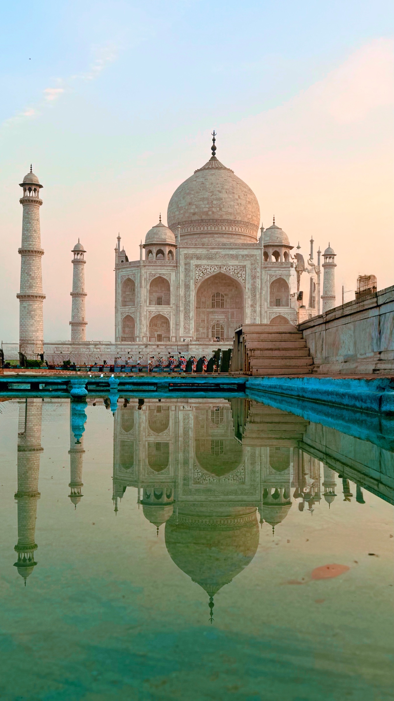 Taj Mahal at sunrise with kids, tuk tuks, and a very long but worth-it day in Agra